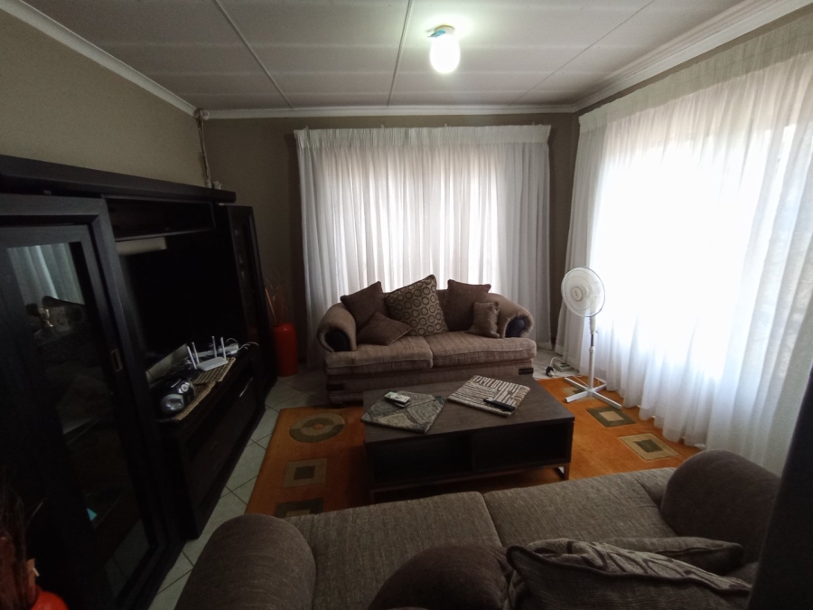 3 Bedroom Property for Sale in Pinehaven Free State